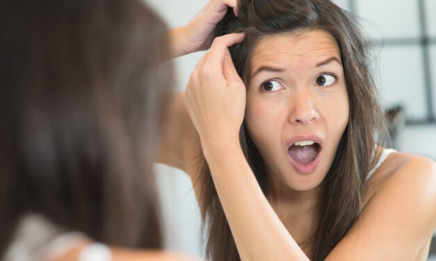 Giver dine børn dig gråt hår? 8 tips til pleje af de sølvgrå lokker